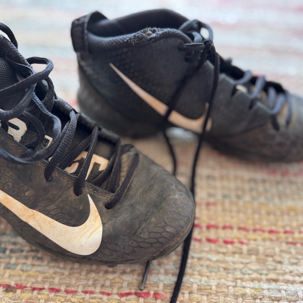 Nike Black baseball cleats youth 4